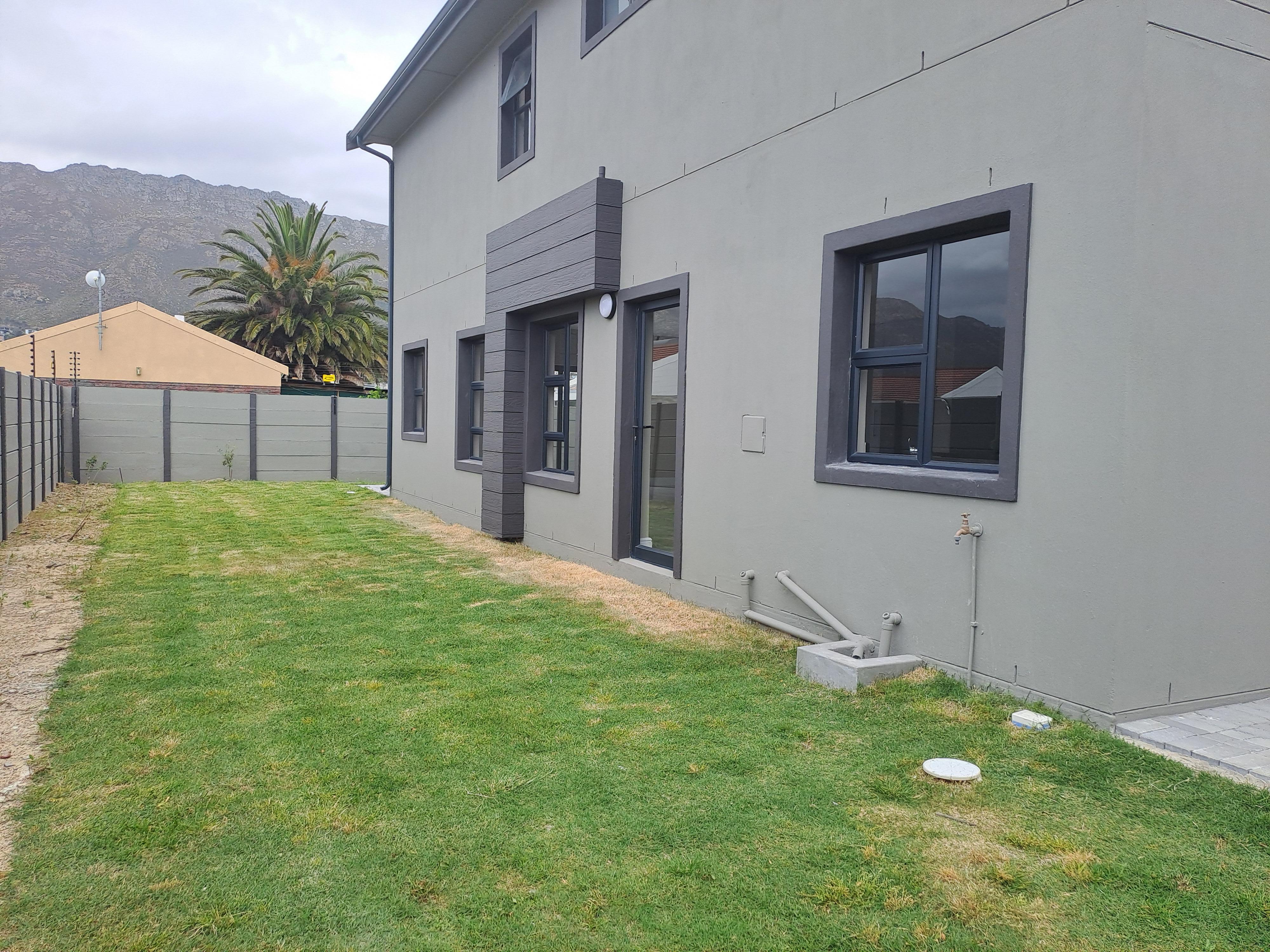 3 Bedroom Property for Sale in Sea Breeze Western Cape